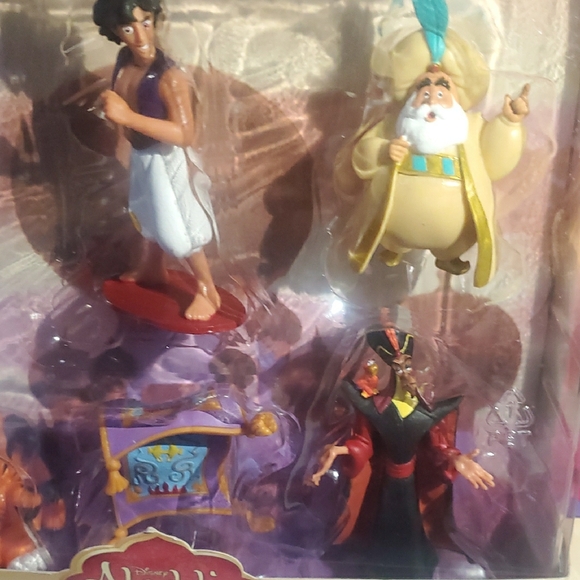 Disney Aladdin Character Set with Blue and Gold Accents - Picture 3 of 6